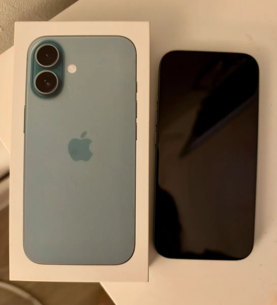 IPhone 16 - Image 2