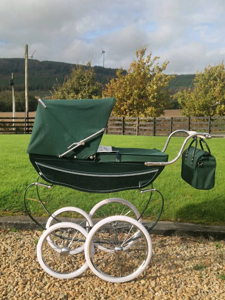 Silver Cross pram - Image 3