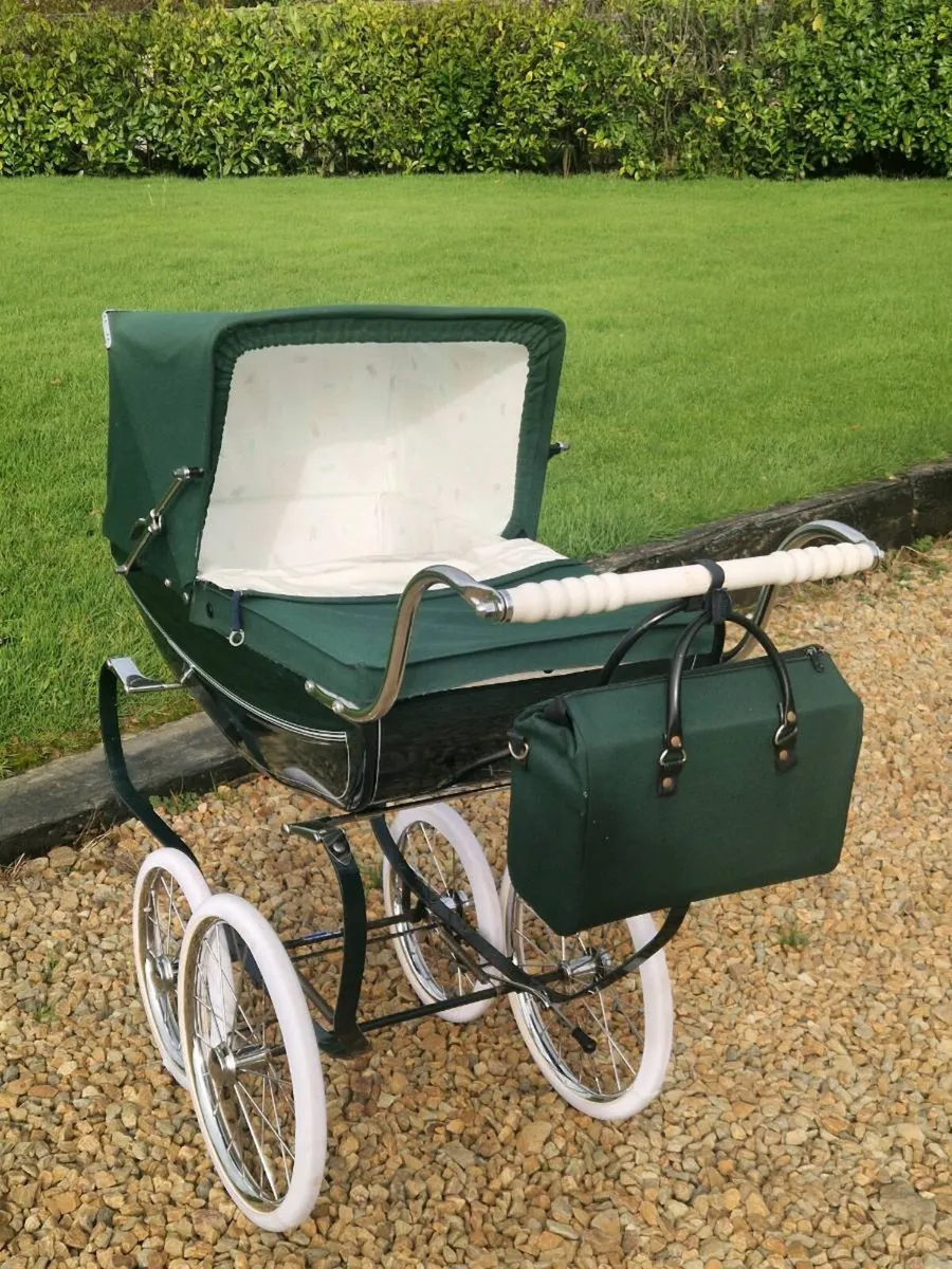 Silver Cross pram - Image 1