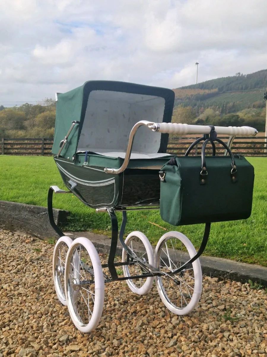Silver Cross pram - Image 4