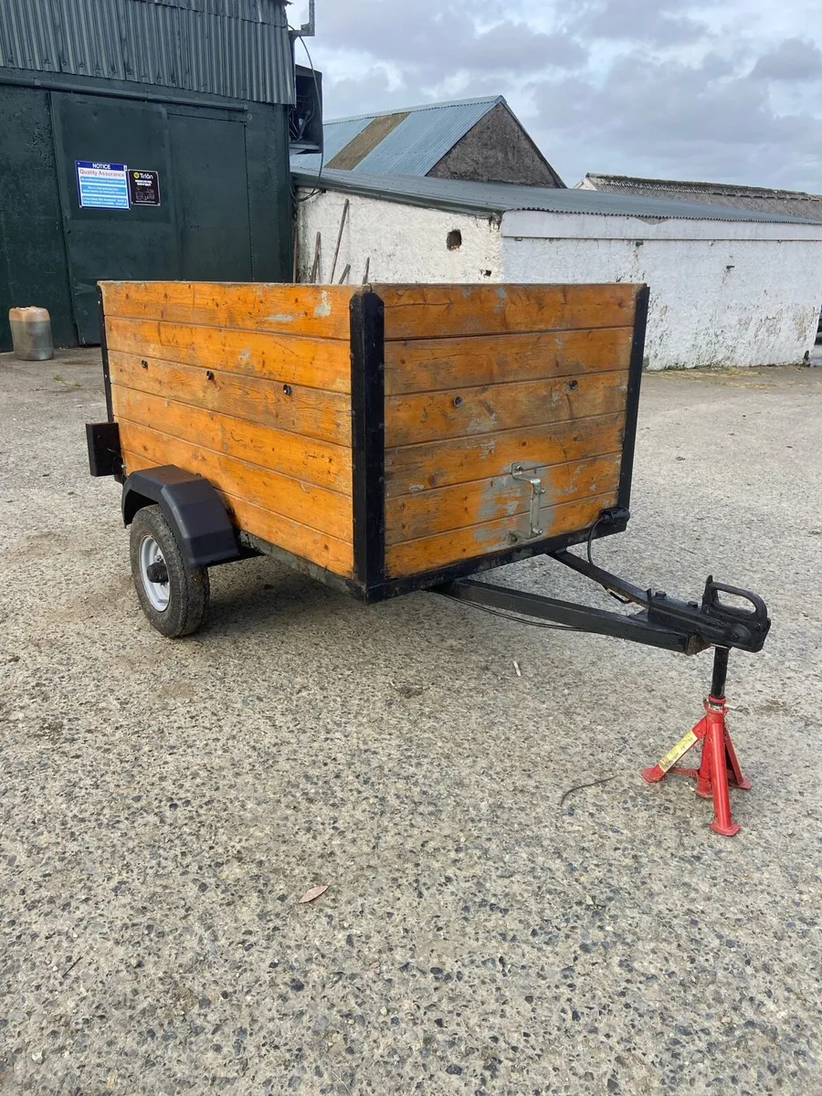 Trailer - Image 1