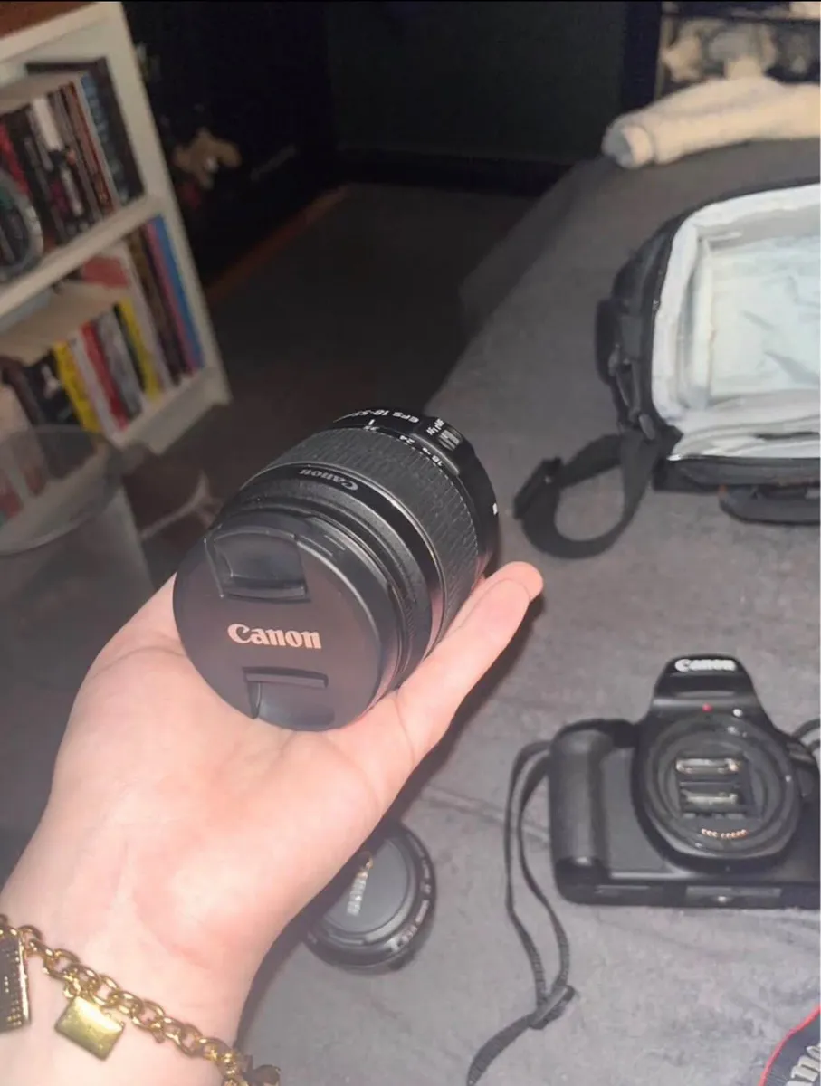 Canon EOS4000D camera - Image 3