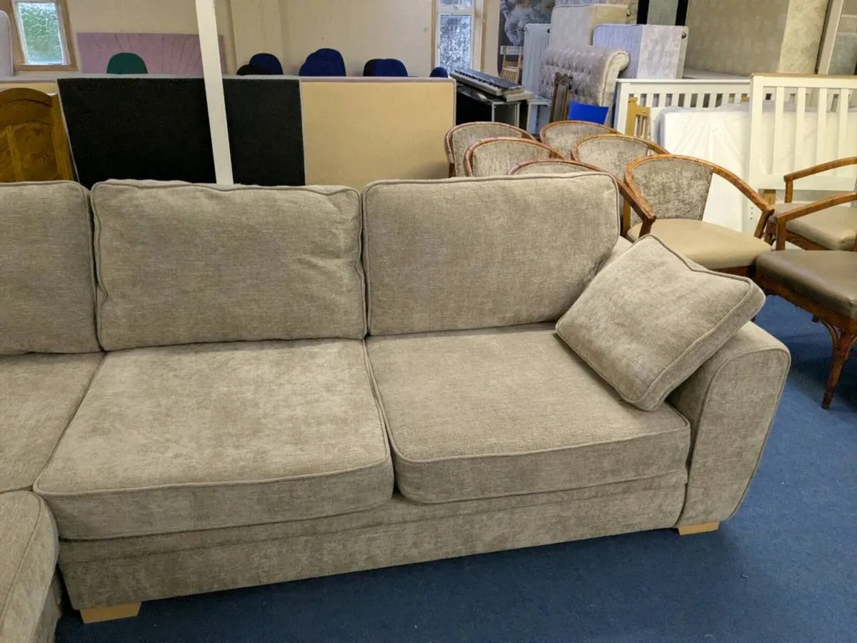 corner couch - Image 3