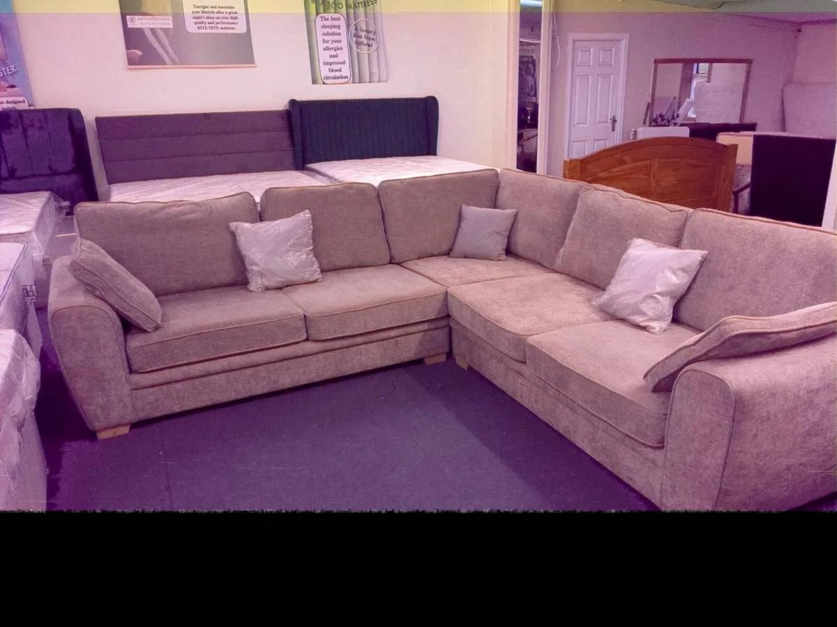 corner couch - Image 4