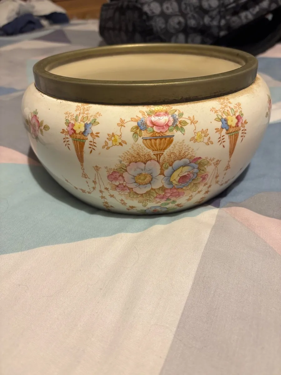 Vintage crown Devon ware fruit bowl - Image 1