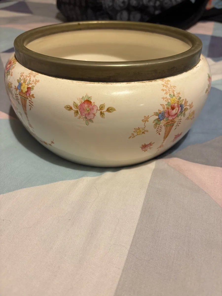 Vintage crown Devon ware fruit bowl - Image 2