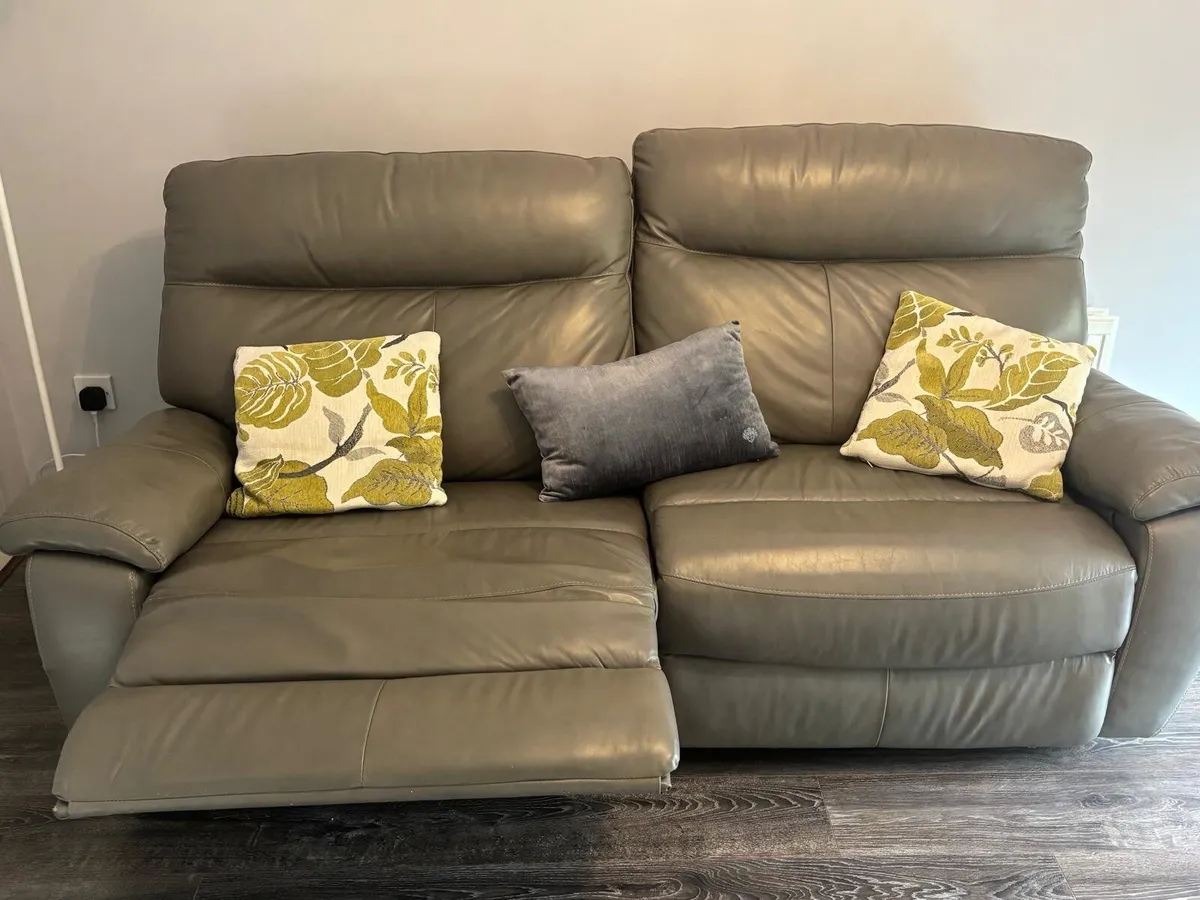 Couch - Image 2