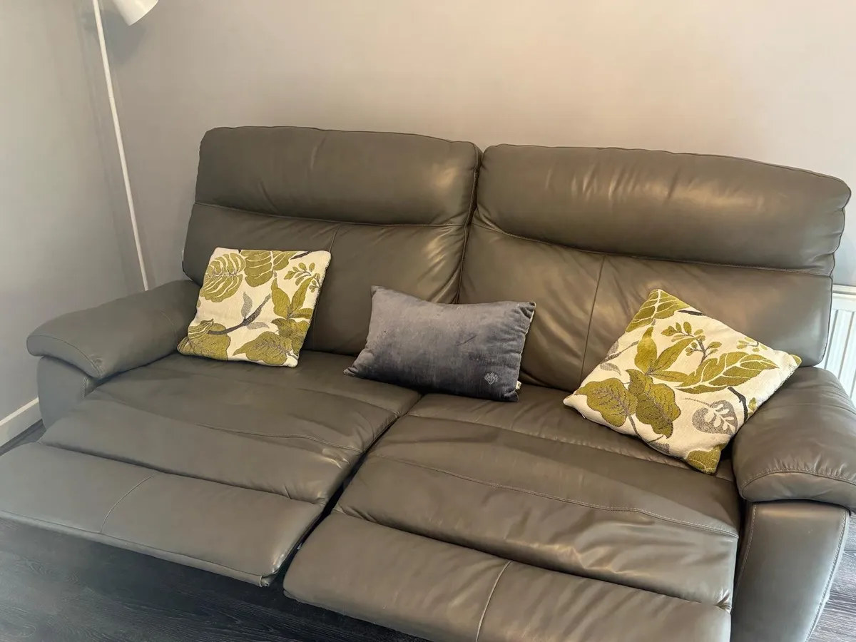 Couch - Image 3
