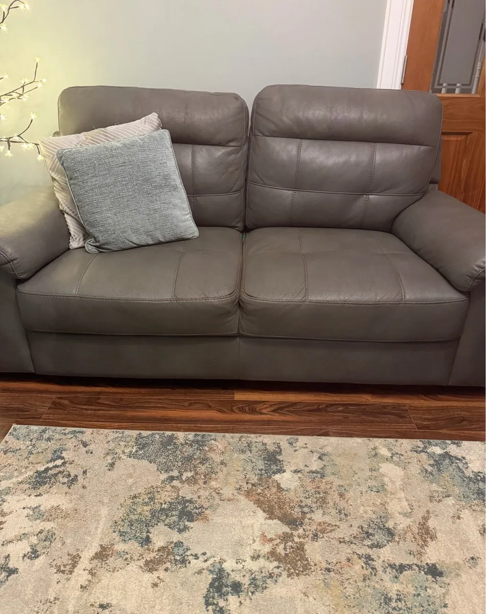 Comfortable couch 2 + 3 seater - Image 2