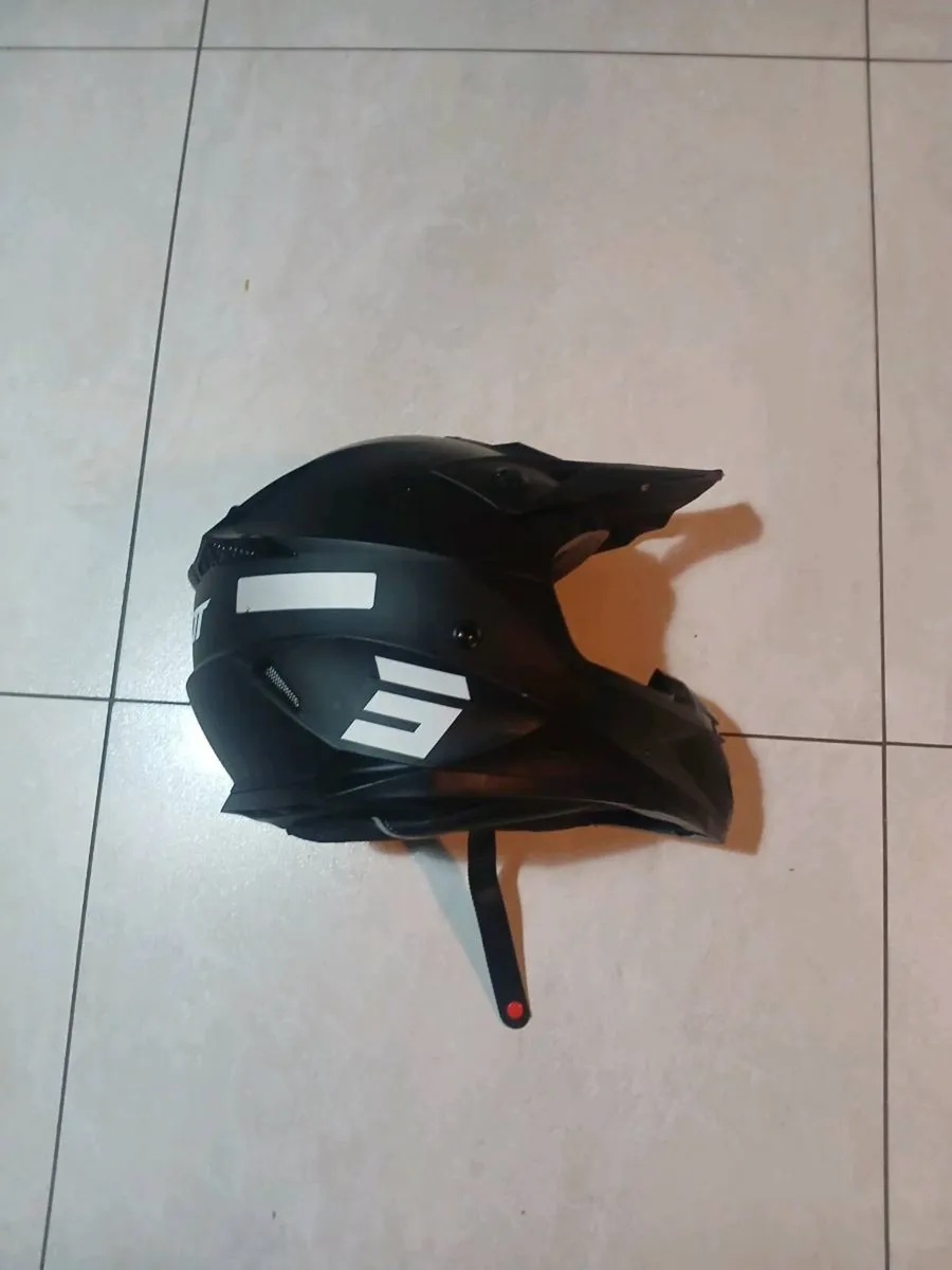 Kids Motorcross Helmet - Image 1