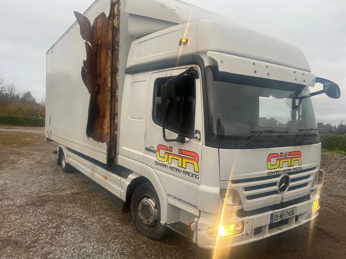 2009 mercedes atego - Image 4