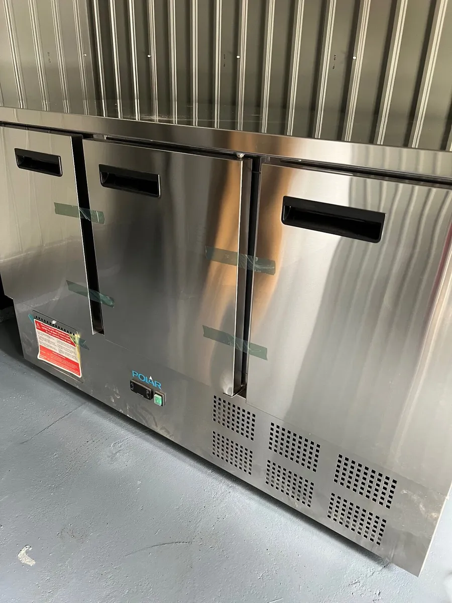 Commercial fridge - Image 2