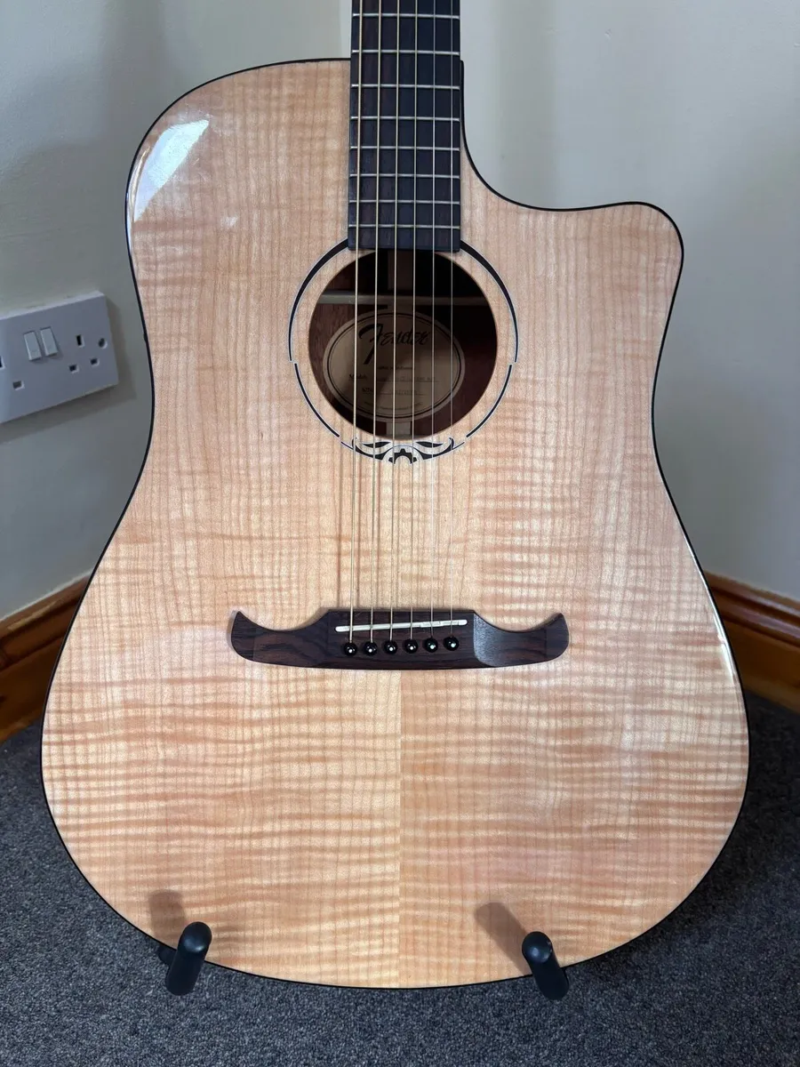 Fender T-Bucket 400-CE Natural Acoustic - Image 3