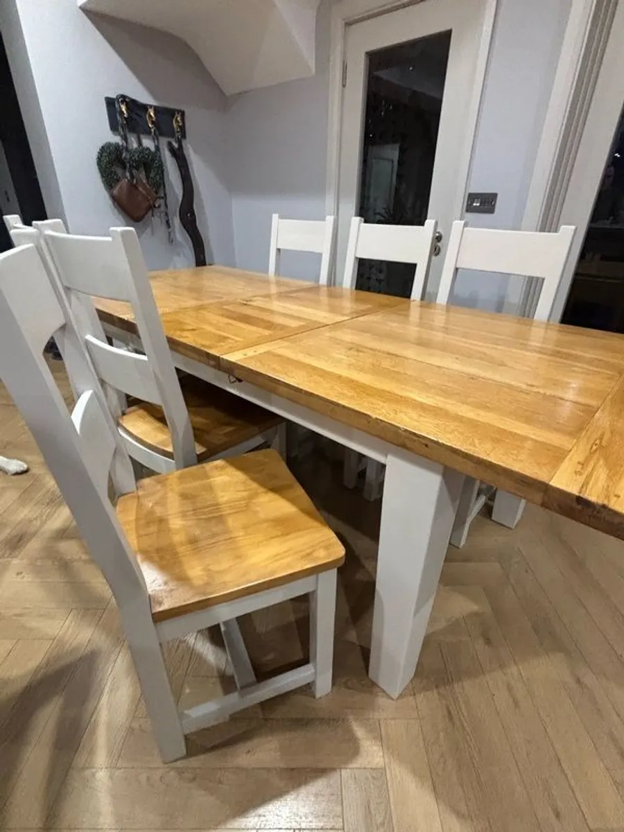 Solid Oak Extendable Dining Table & 6 Chairs - off white/cream - Image 2