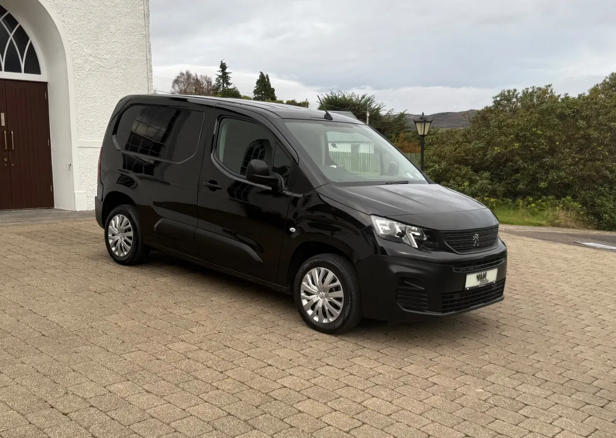 2023 (232reg) Peugeot Partner Professional Plus - Image 1
