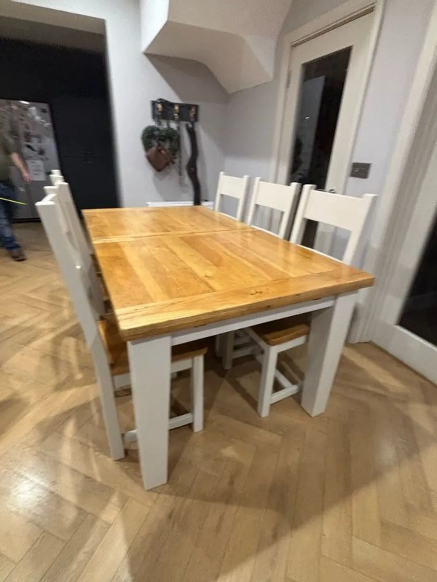 Solid Oak Extendable Dining Table & 6 Chairs - off white/cream - Image 4