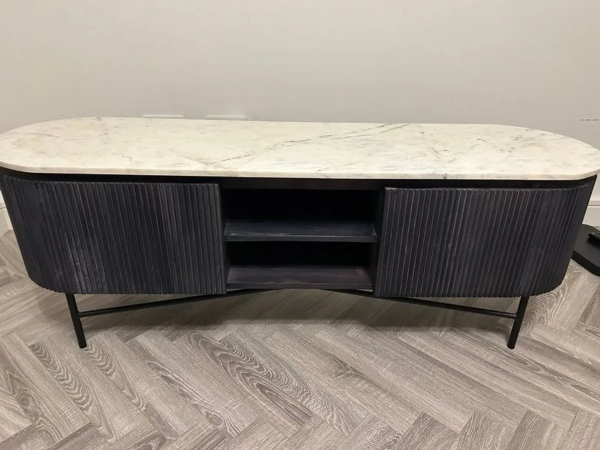 TV Unit - Image 3