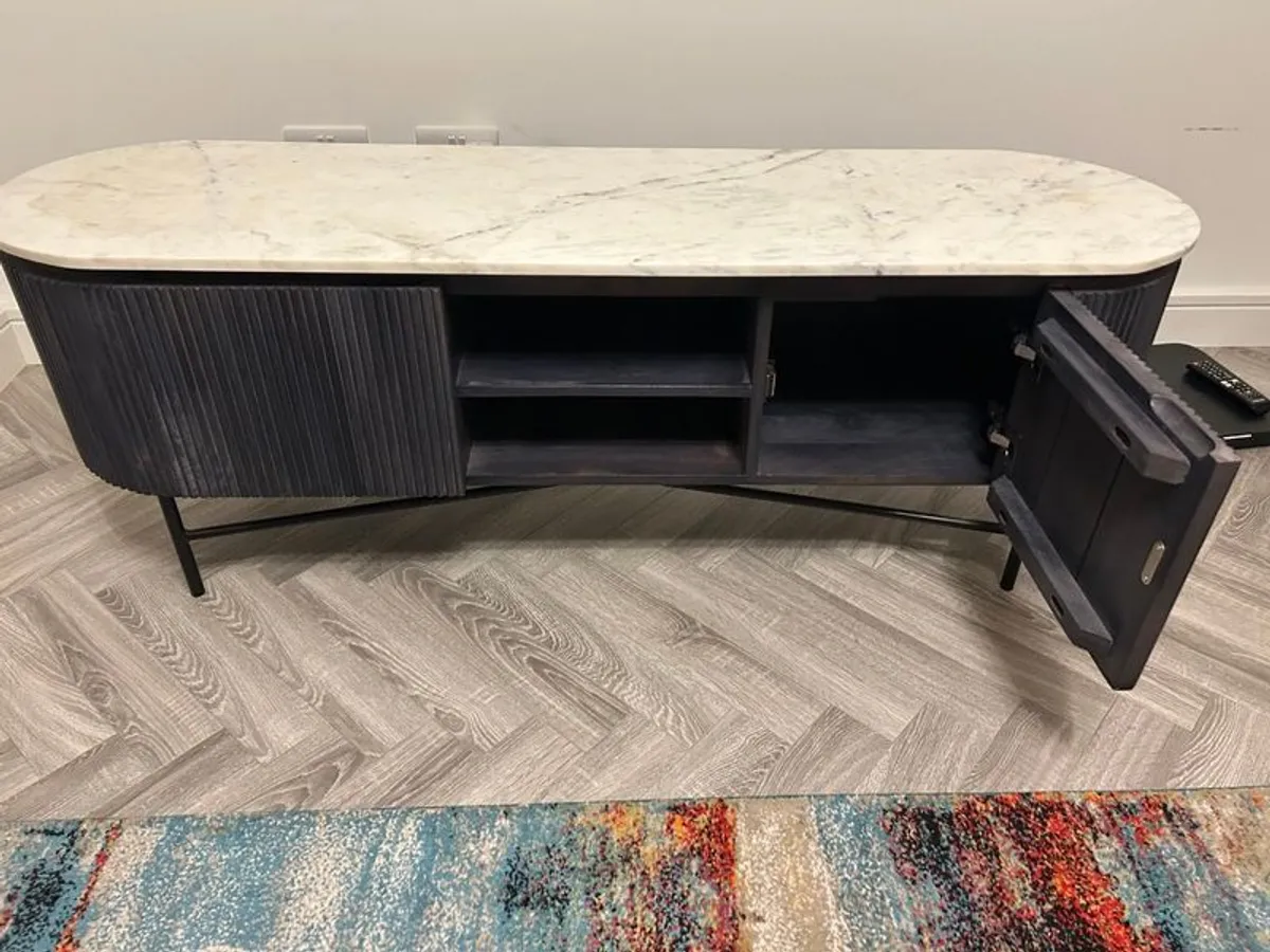 TV Unit - Image 4