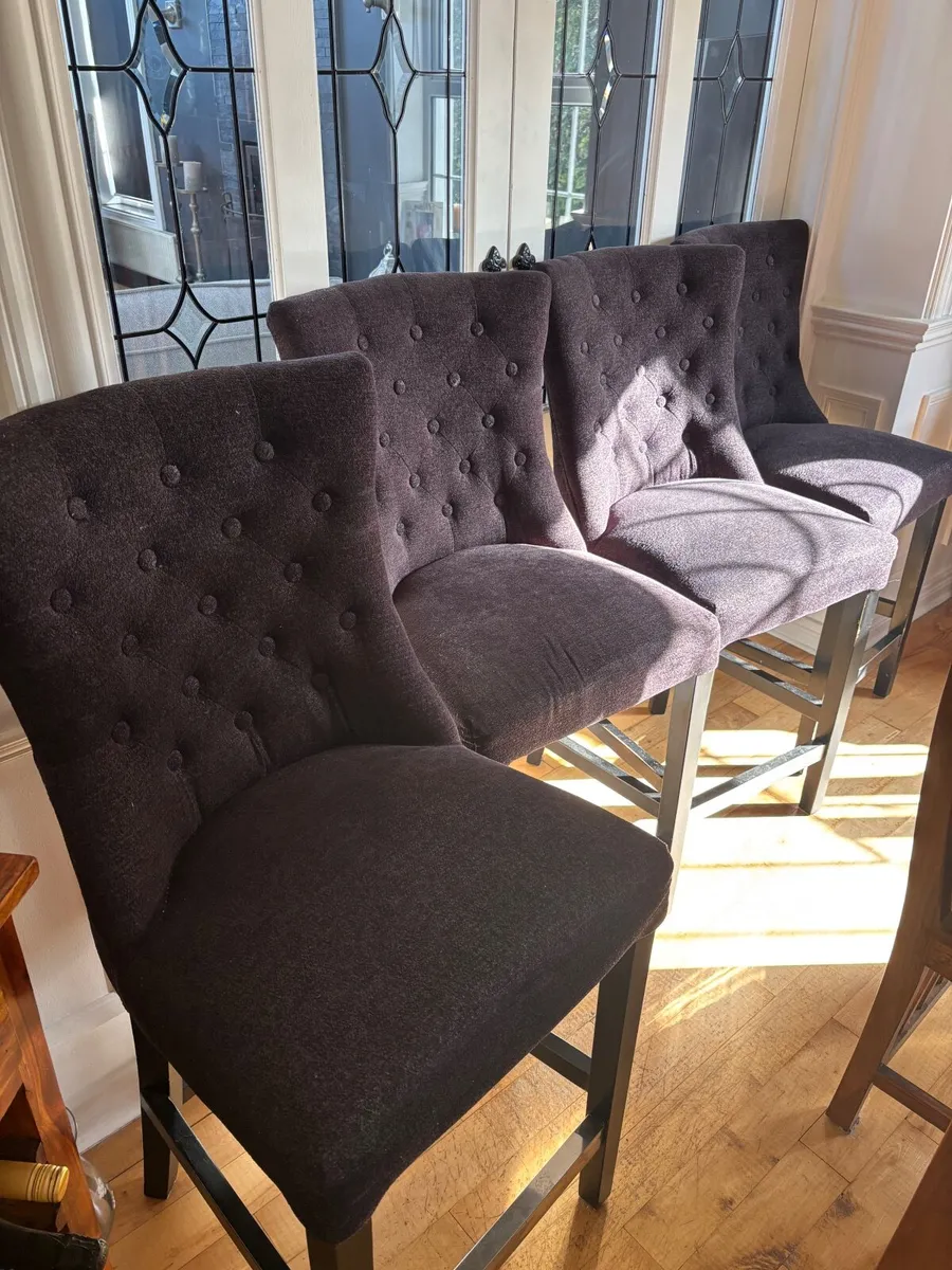 Island bar stools
