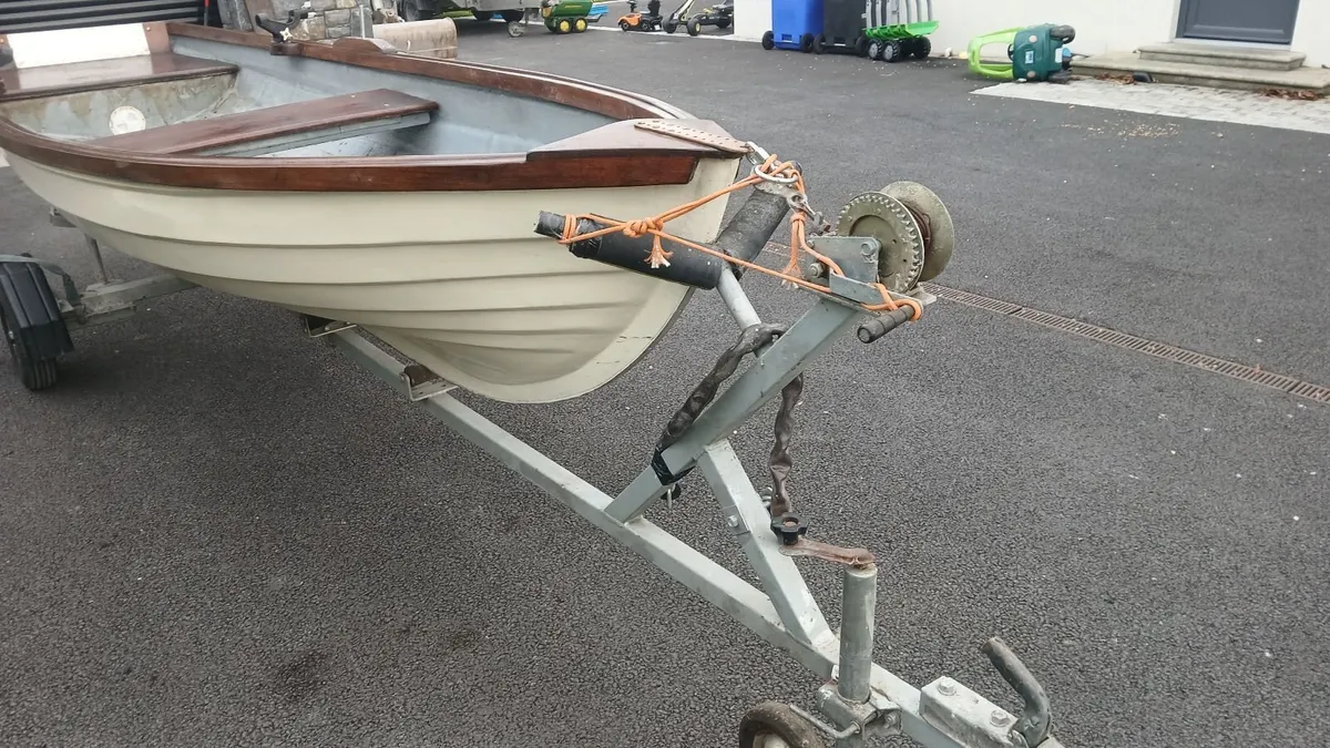 14ft Lake boat with trailer - Image 3