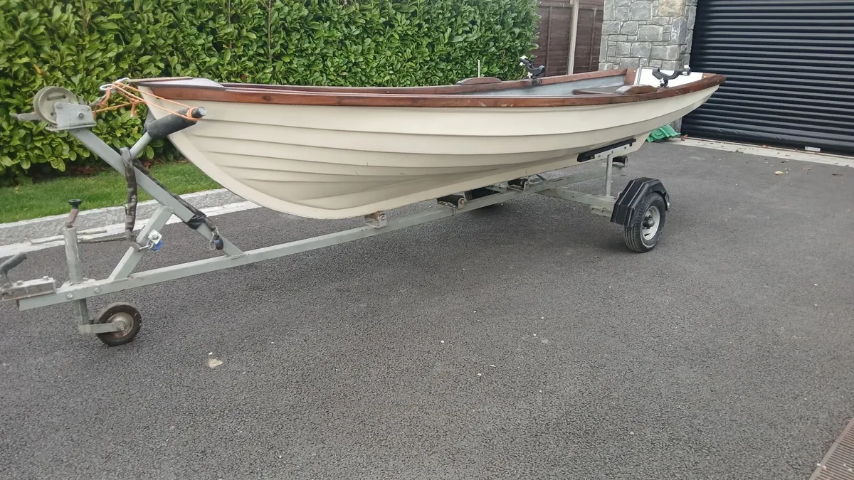 14ft Lake boat with trailer - Image 1