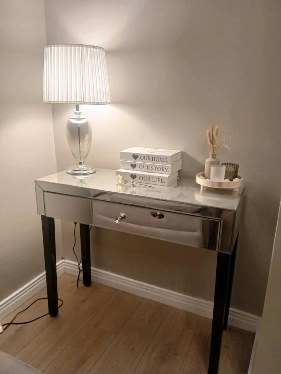 Console table - Image 3