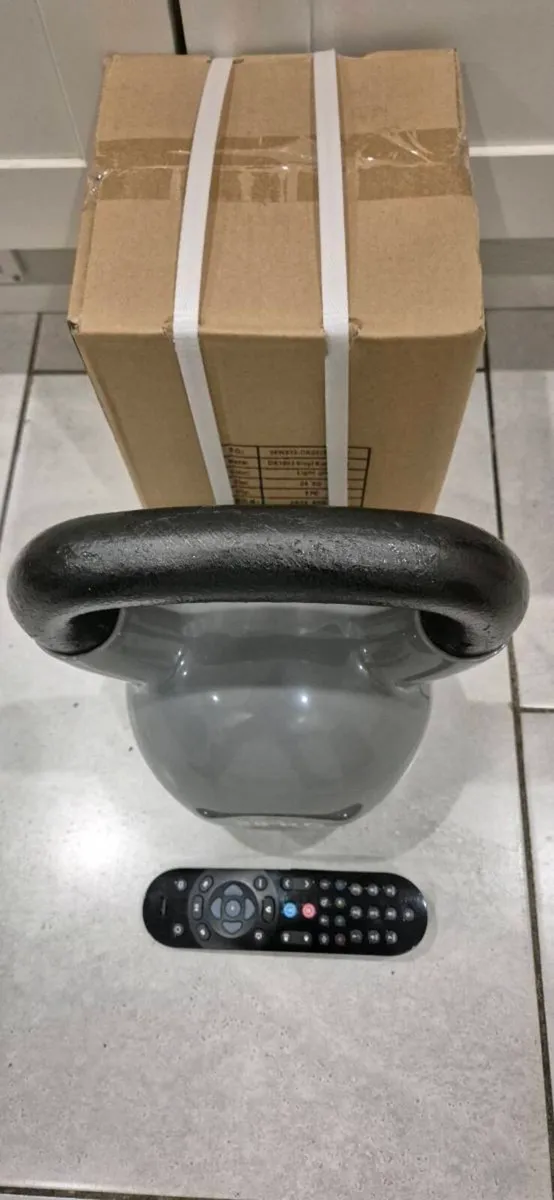 Large brand new 28kilo cast iron kettlebell - Image 4