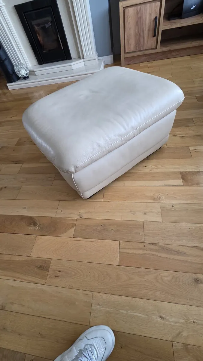 Italsofa 3 2 1 suite + footstool - Image 4