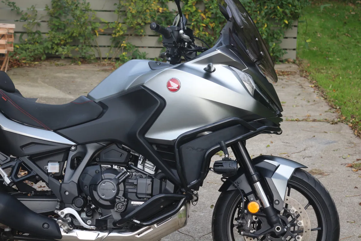 2024 Honda NT1100 DCT.    MINT - Image 2