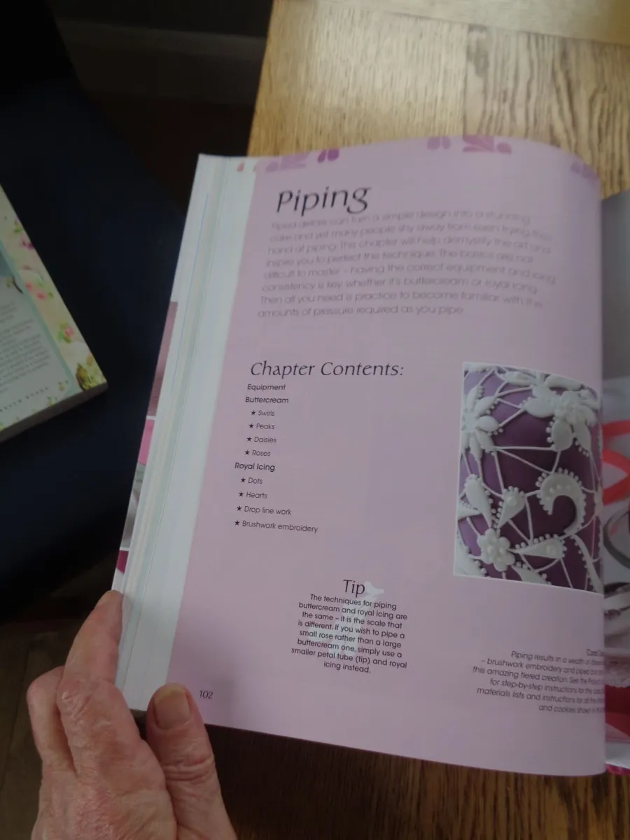 The Contemporary Cake Decorating Bible Book - Image 2