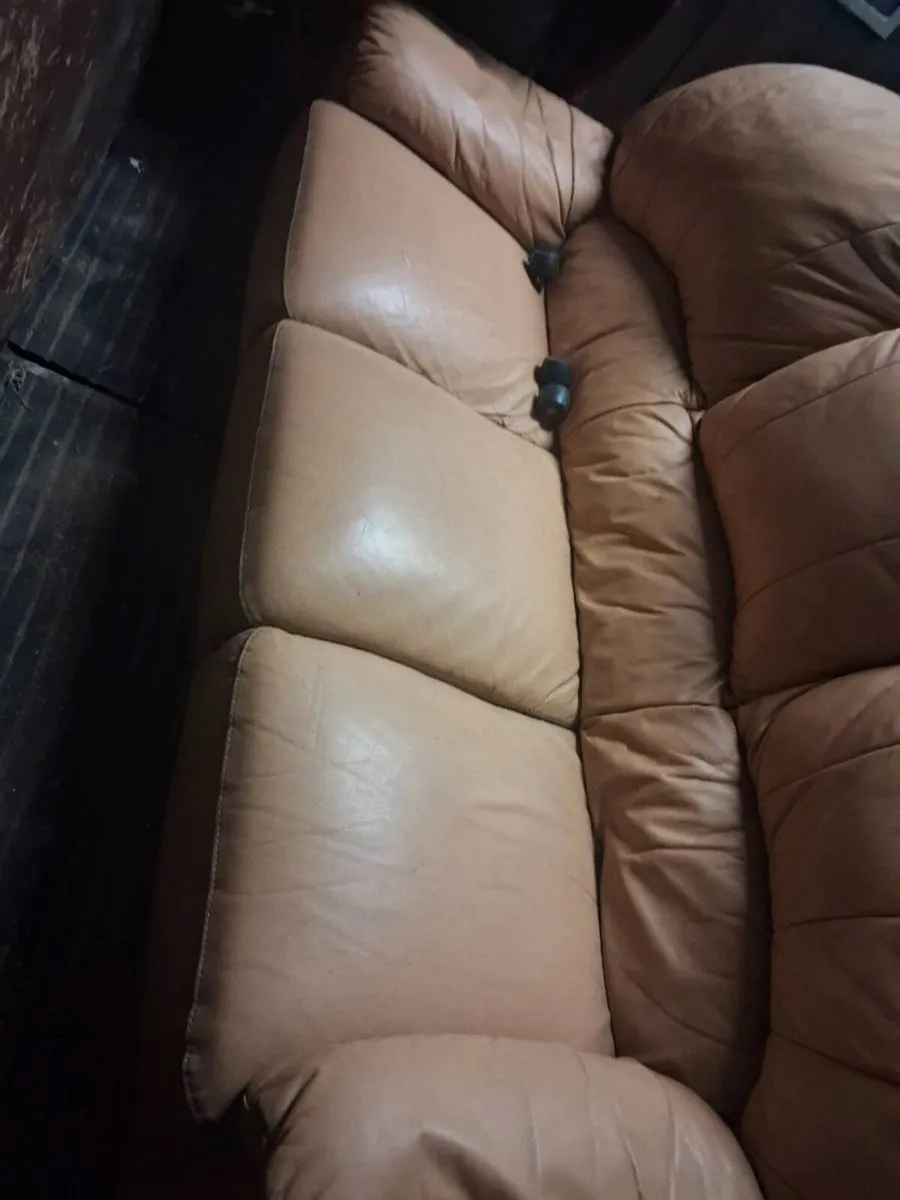 3 seater leather couch - Image 2