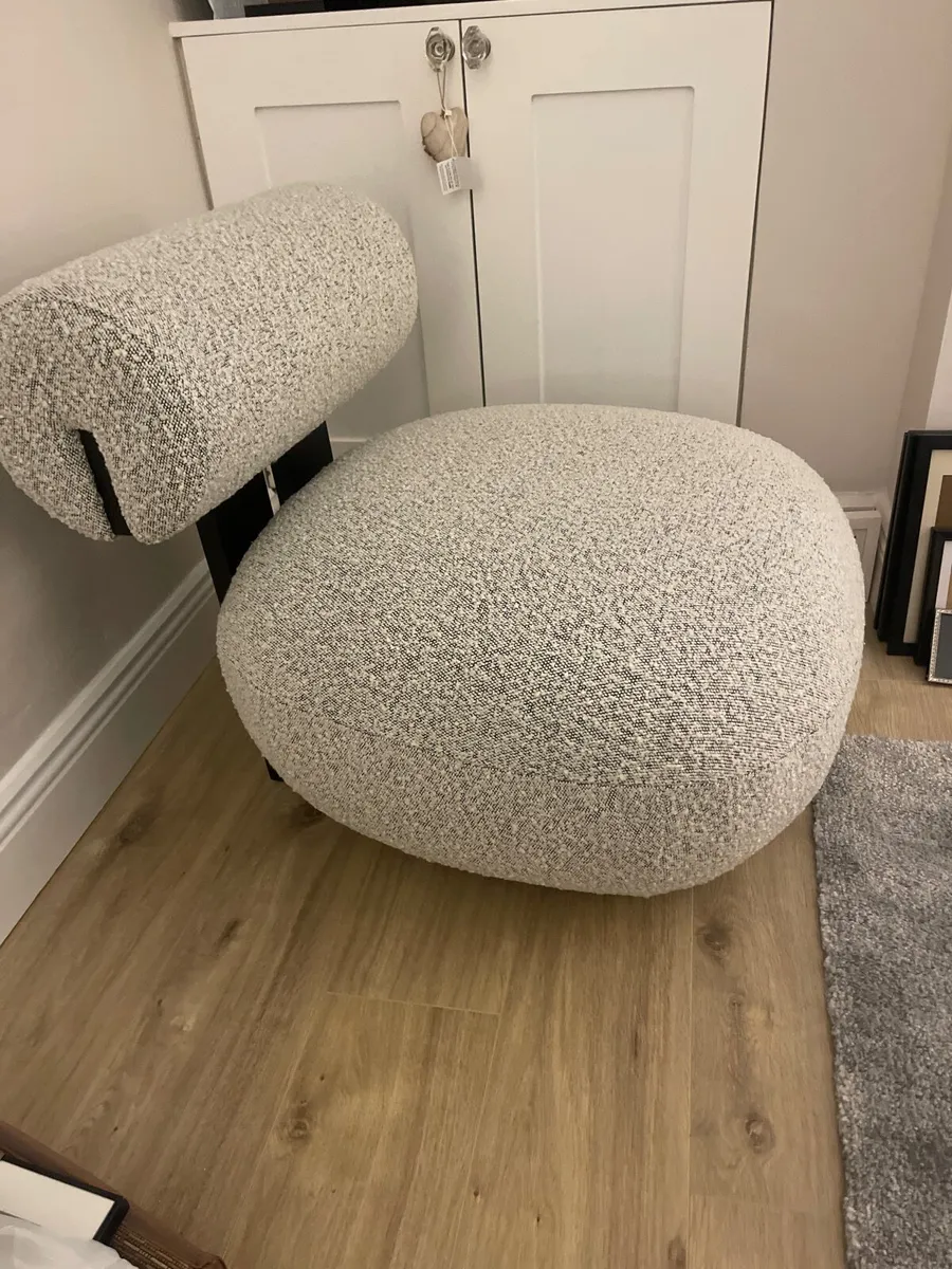 Accent chair - Image 3