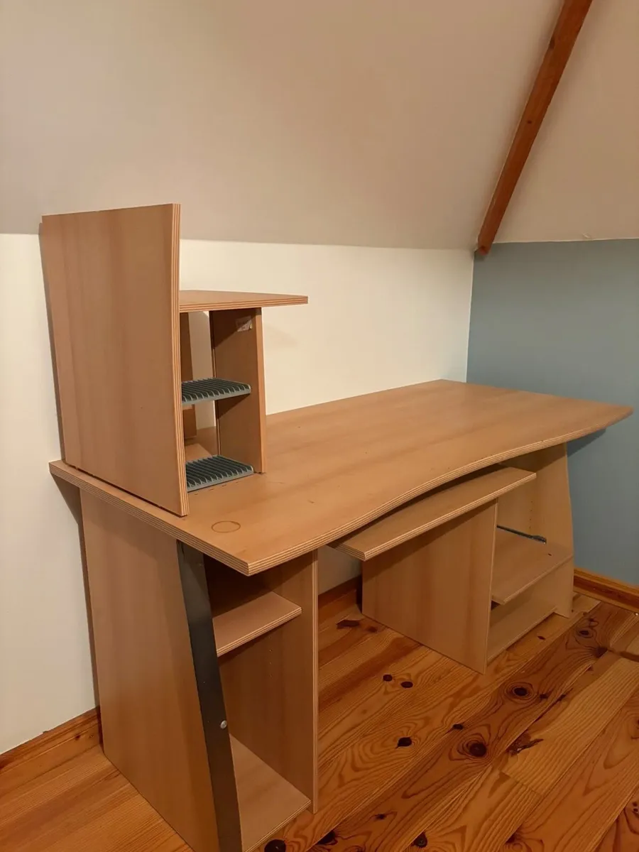 Desk - Image 3