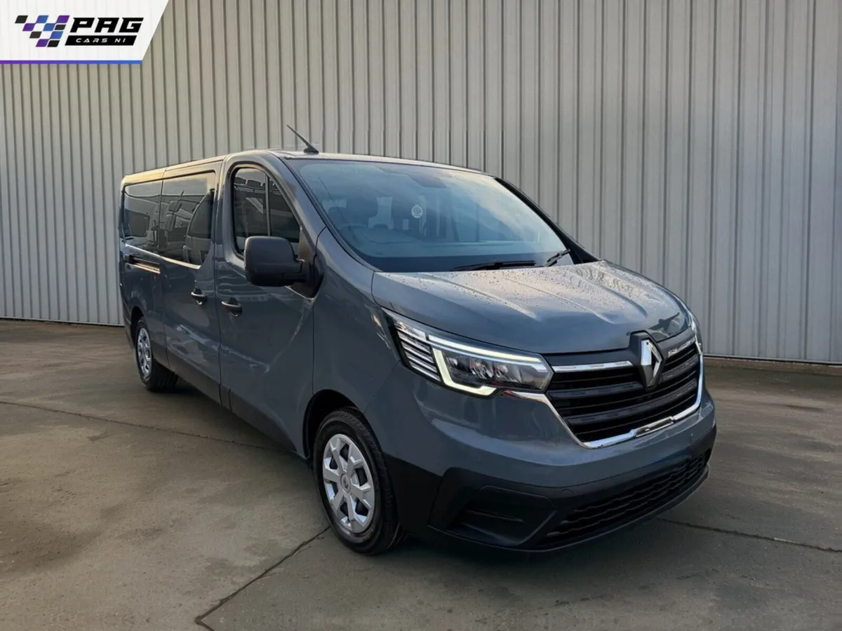 2023 AUTOMATIC RENAULT TRAFIC 9 SEATER 2.0 150BHP - Image 3