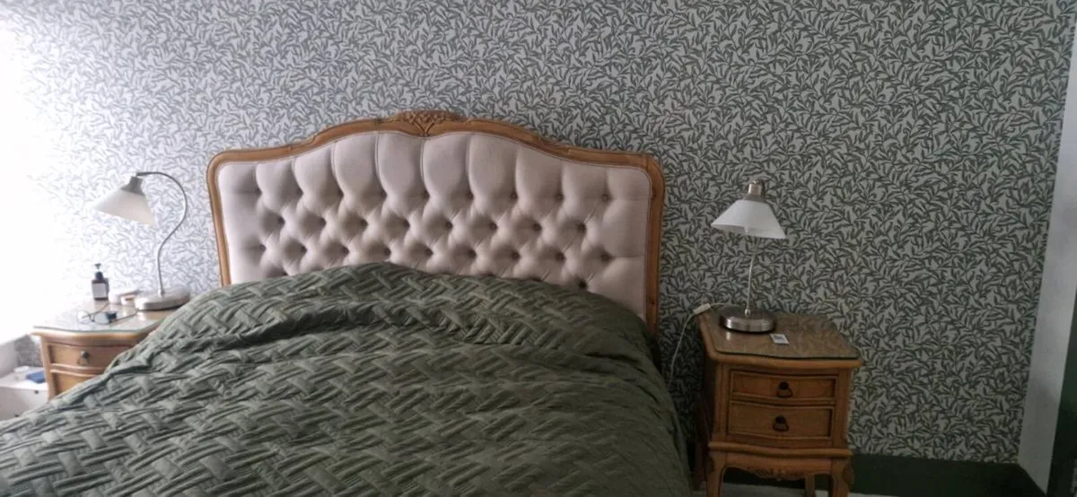 King size bed plus lockers - Image 4