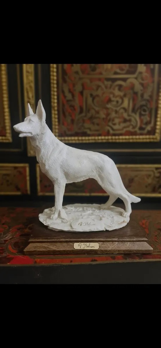Belcari sculpture