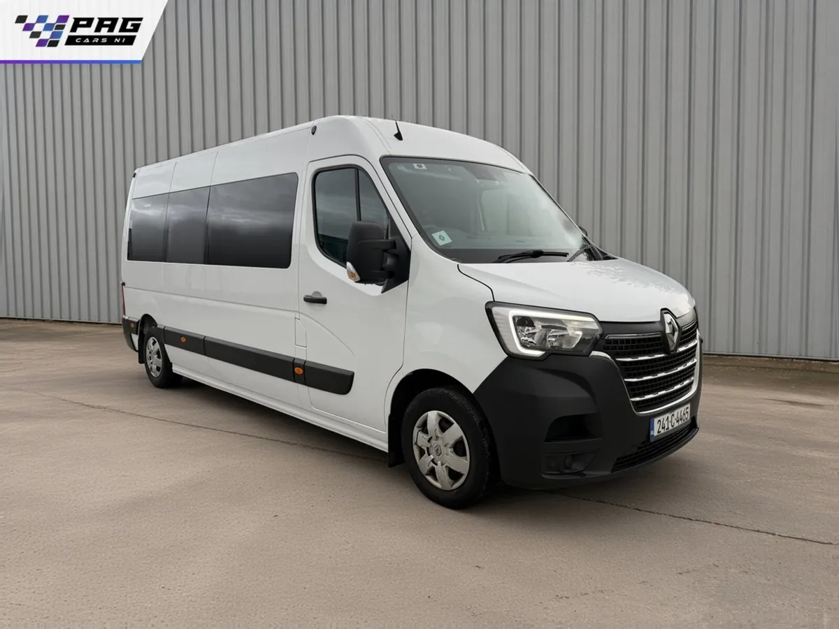 2024 RENAULT MASTER 17 SEATER - AIR CON - Image 1