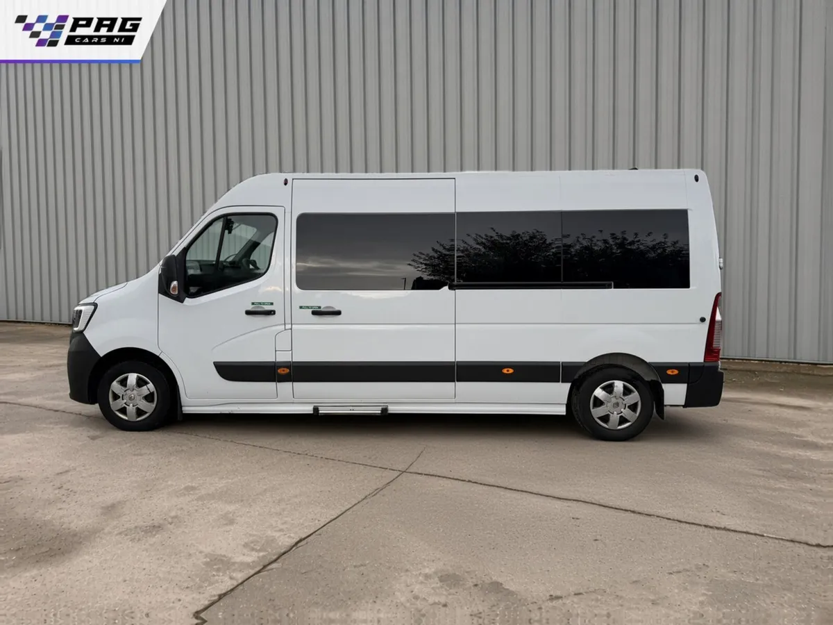 2024 RENAULT MASTER 17 SEATER - AIR CON - Image 4