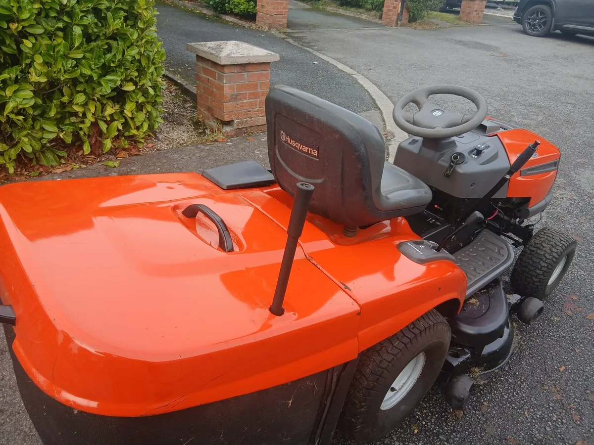 22hp husqvarna ride on lawnmower - Image 4
