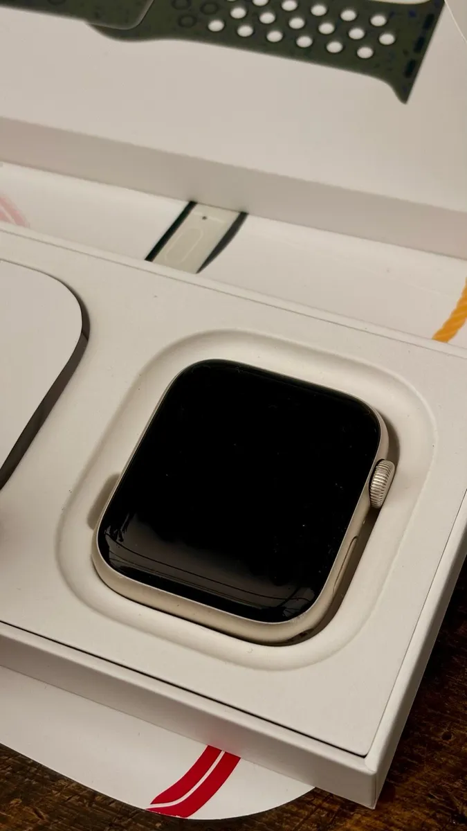 Apple Watch - Image 1