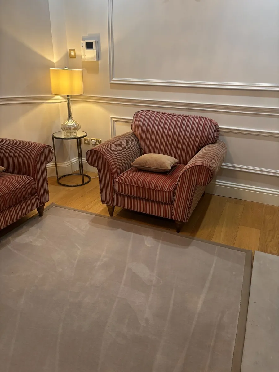 2 elegant fabric armchairs - Image 4