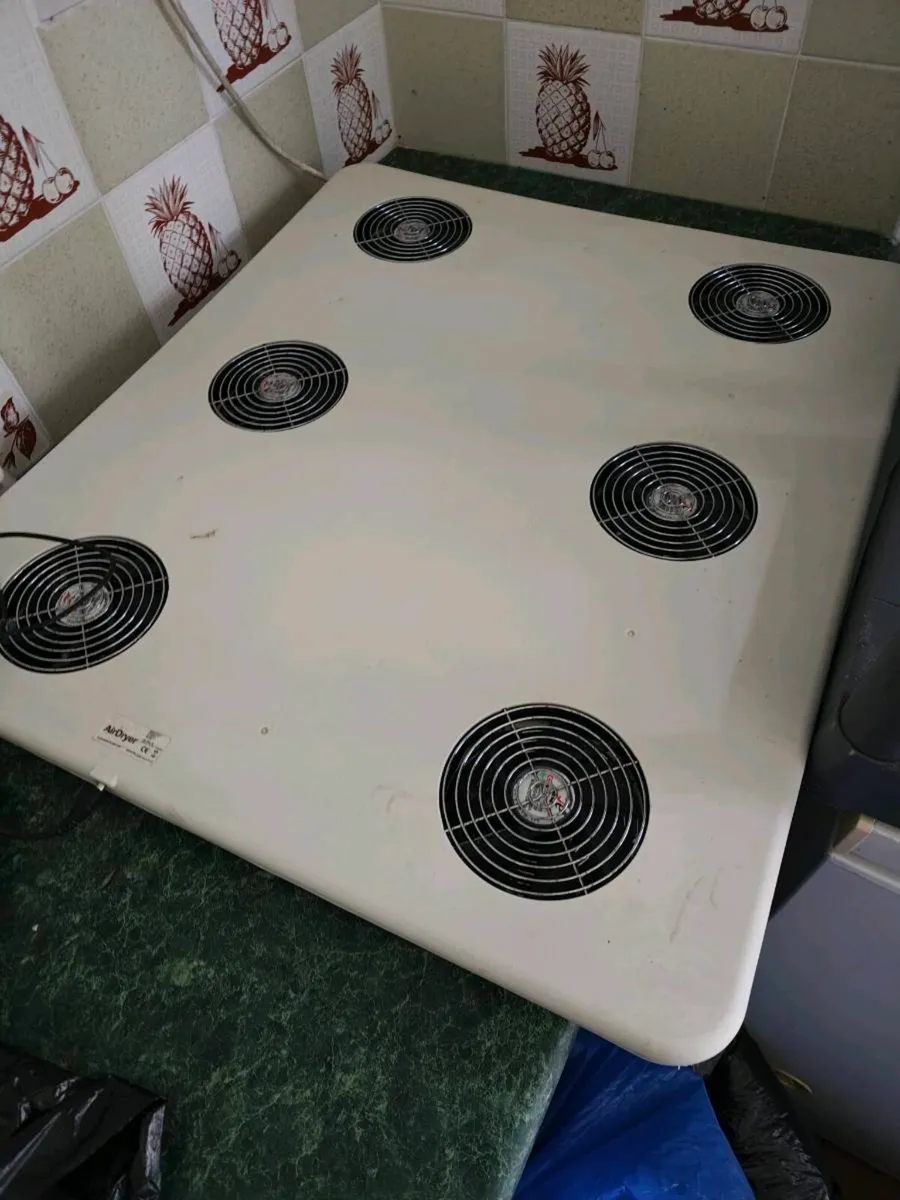 Dimplex AirDryer DAD25 – 6-Fan Clothes Dryer - Image 1