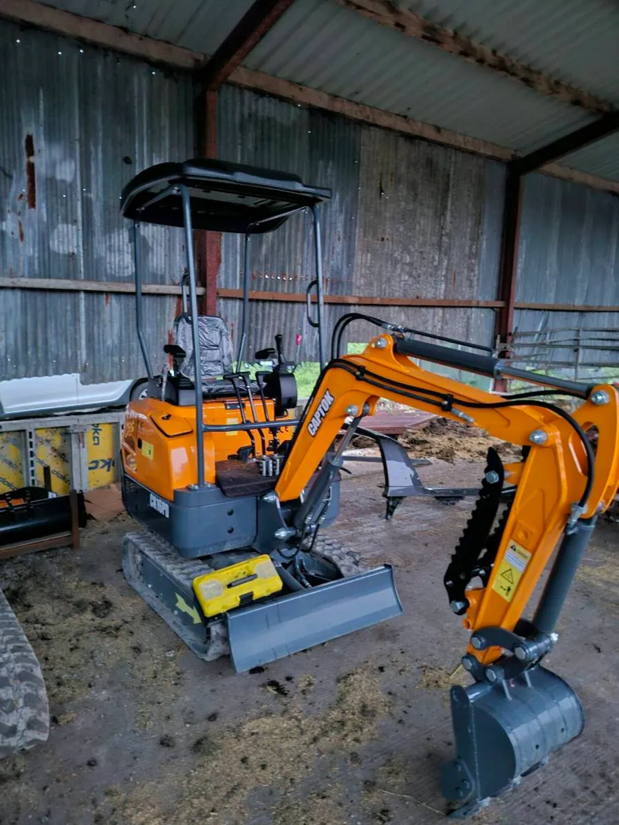 NEW 1.6 TONNE MINI DIGGER - Image 1