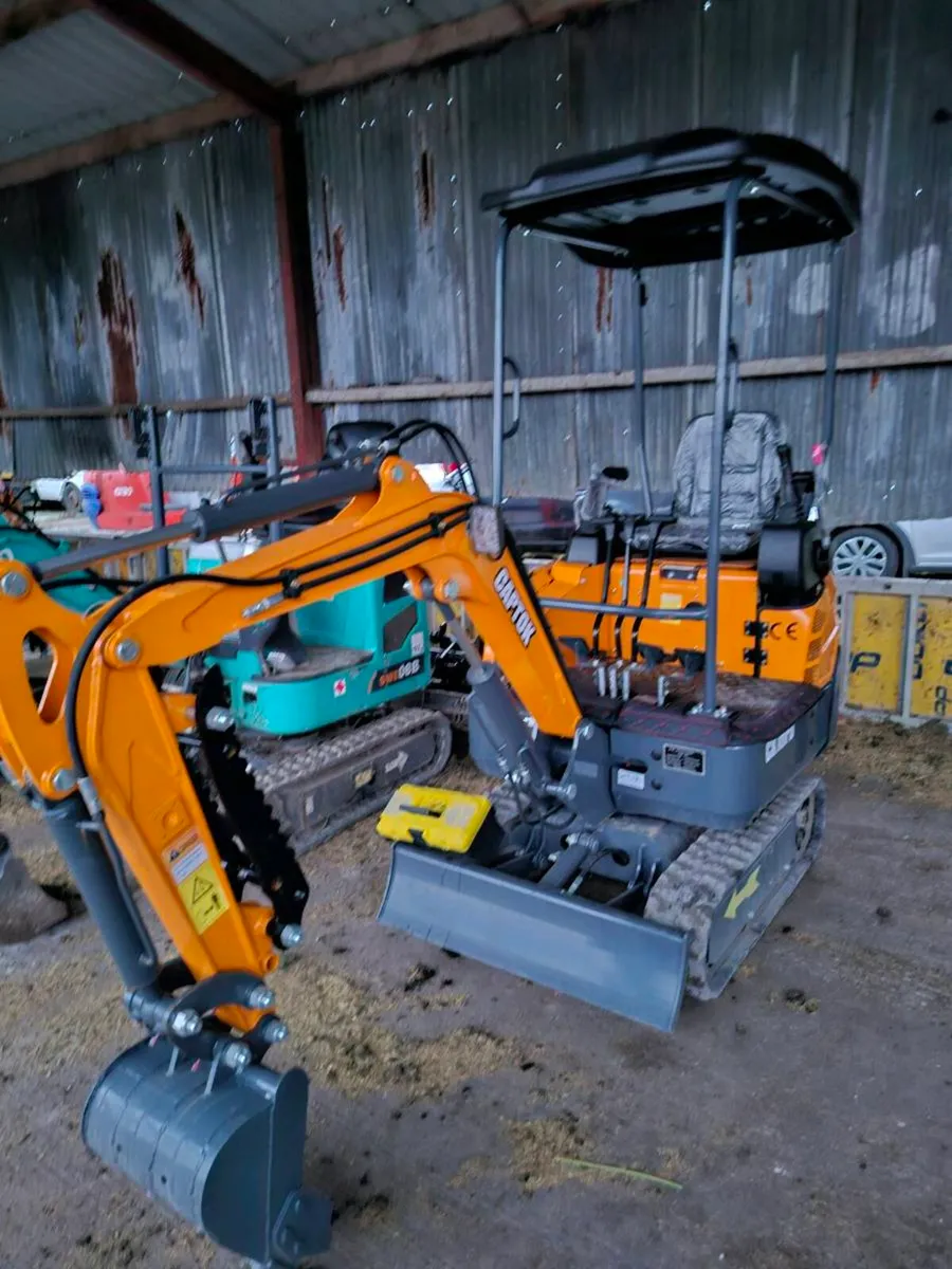 NEW 1.6 TONNE MINI DIGGER - Image 2
