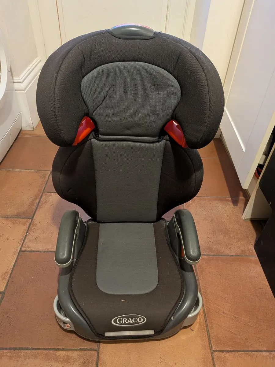 Graco Booster seat - Image 1