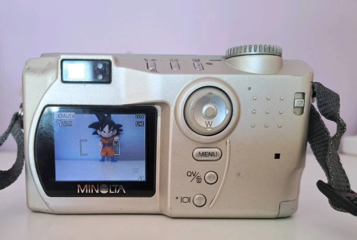 Minolta Dimage digital camera - Image 2