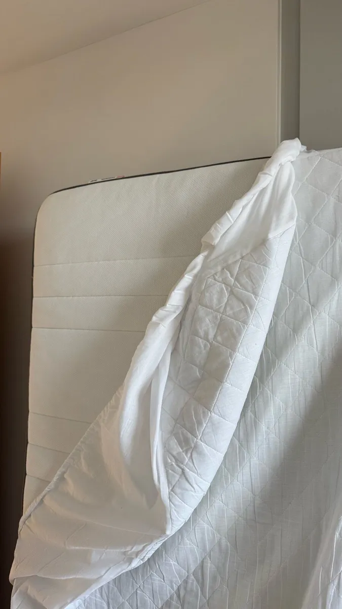 Single mattress LIKE NEW - Image 2