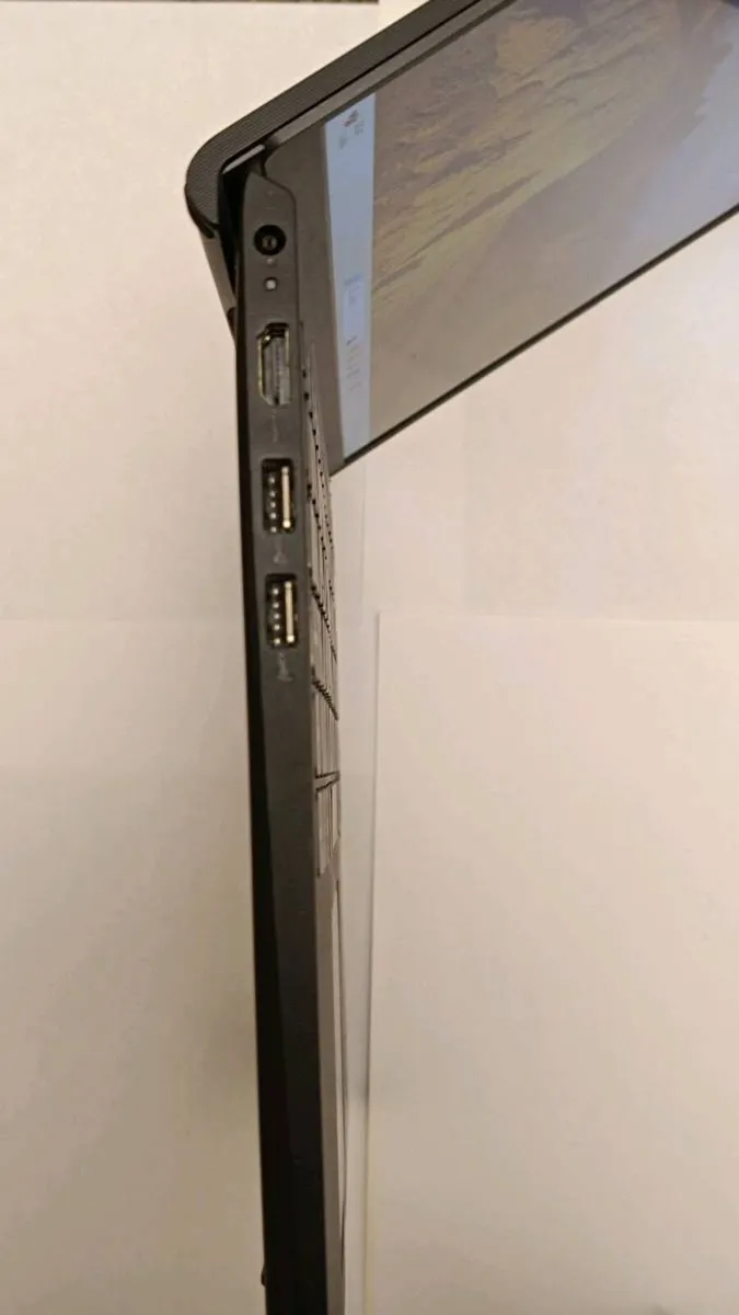 Dell Vostro 15.6" Intel i5 16Gb 30-Day Warranty - Image 3