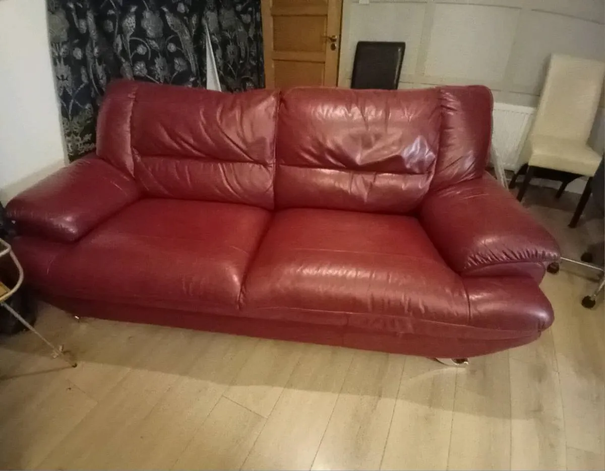 Couch - Image 2