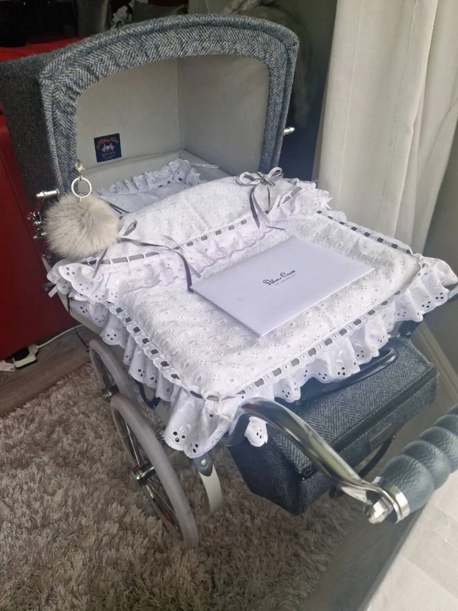 Silver Cross Pram - Image 2